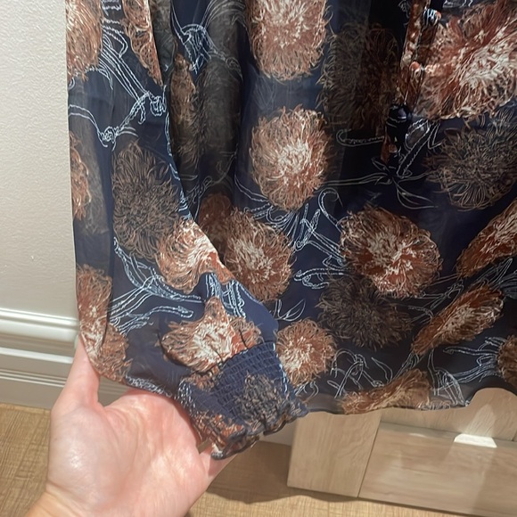 RW&Co Chiffon Blouse size small - Picture 3 of 5